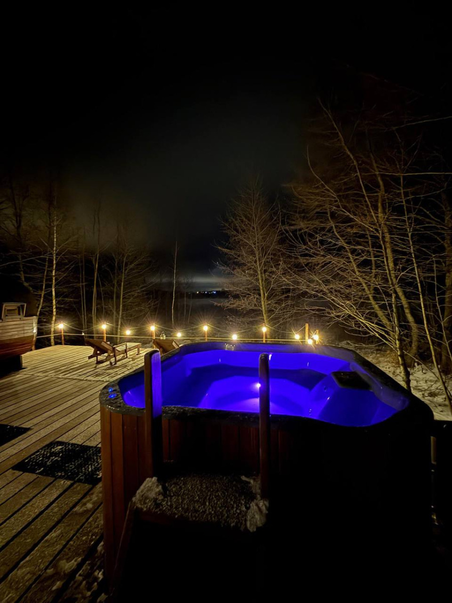 Баня на дровах с джакузи